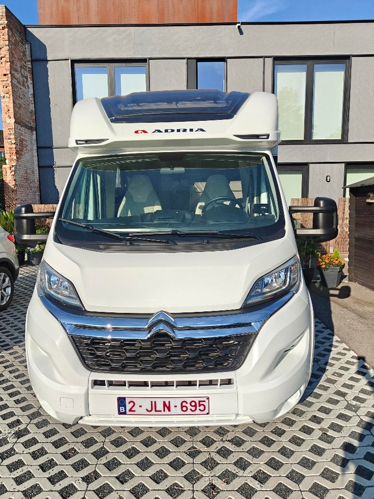 Adria Matrix 2024,déduc TVA si vous achetez une entreprise, Caravanes & Camping, Camping-cars, Jusqu'à 4, 6 à 7 mètres, Siège standard