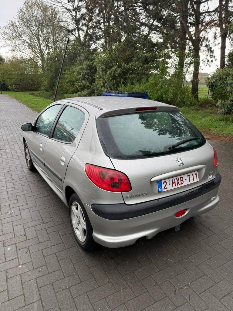 Peugeot 206 1.4 benzine – 2005 – 5 deuren topstaat, Auto's, Stof, Handgeschakeld, Particulier, Zilver of Grijs