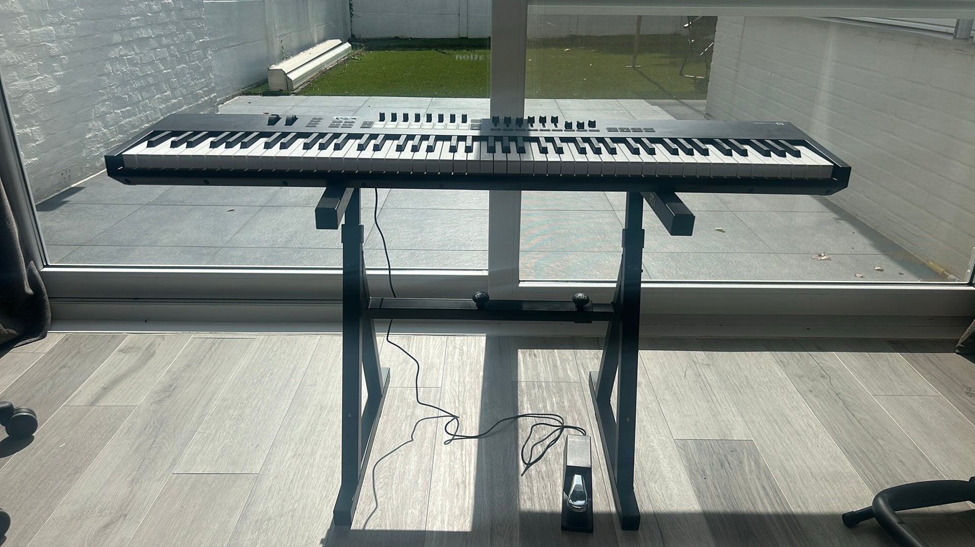 Novation Launchkey 88 keyboard met accessoires, Muziek en Instrumenten, Midi-apparatuur, Ophalen, Zo goed als nieuw