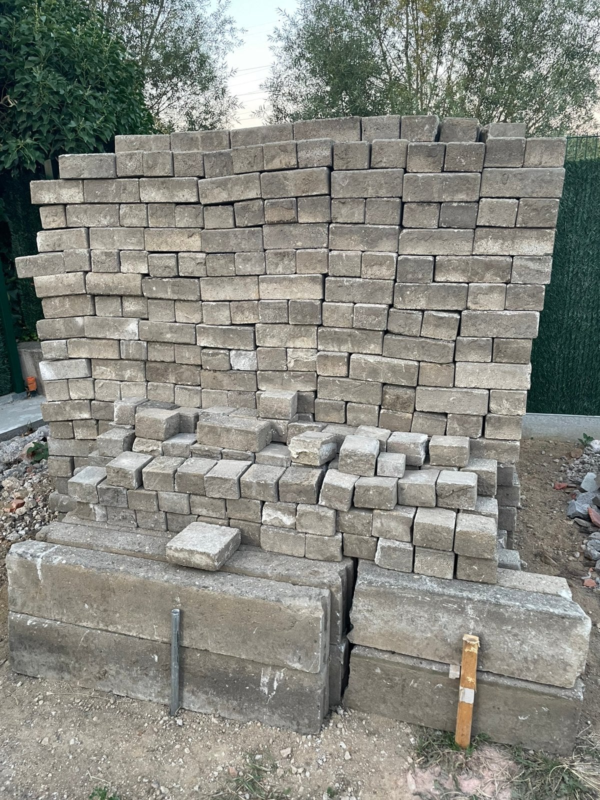 gratis betonklinkers, Tuin en Terras, Tegels en Klinkers, Ophalen, Zo goed als nieuw, Beton