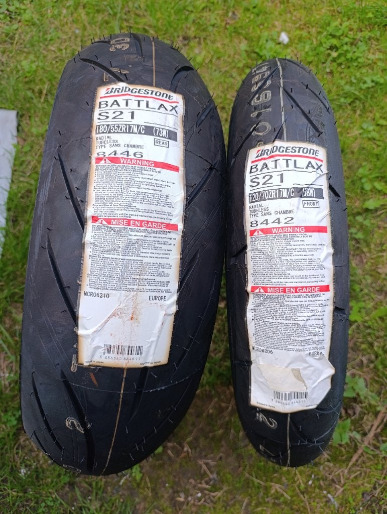 Set de Bridgestone battlax S21 120/70/17 & 180/55/17, Enlèvement