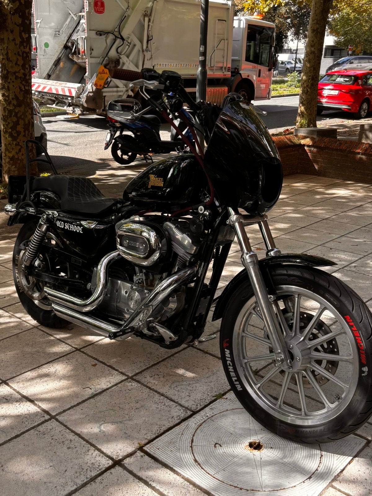 Sportster 883 XLH, Motos, Particulier