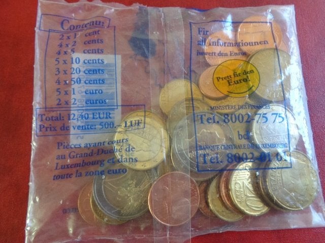 Pièces de monnaies. "LUXEMBOURG 2002". D'origine, Enlèvement ou Envoi, Autres matériaux