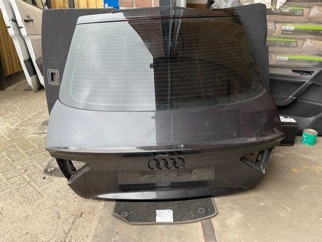 HAYON ARRIÈRE / MALLE LZ7S Audi S5 Sportback (8TA), Auto-Union-Straße  1,
85057  Ingolstadt, DE, Info@audi.de, Haillon arrière