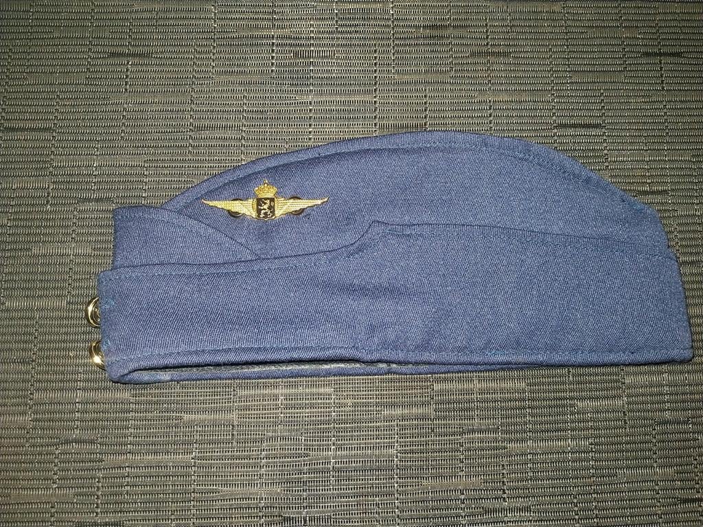 Bonnet police d'officier inférieur de l'armée de l'air belge, Collections, Objets militaires | Général, Enlèvement ou Envoi, Armée de l'air