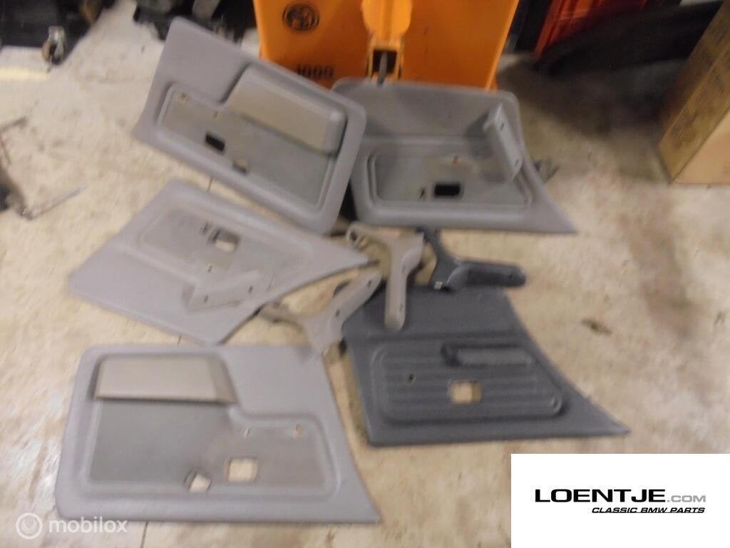 grijze deurpanelen voor e30 sedan of touring 325i 320i etc, Auto-onderdelen, Gebruikt, Ophalen of Verzenden, BMW, BMW