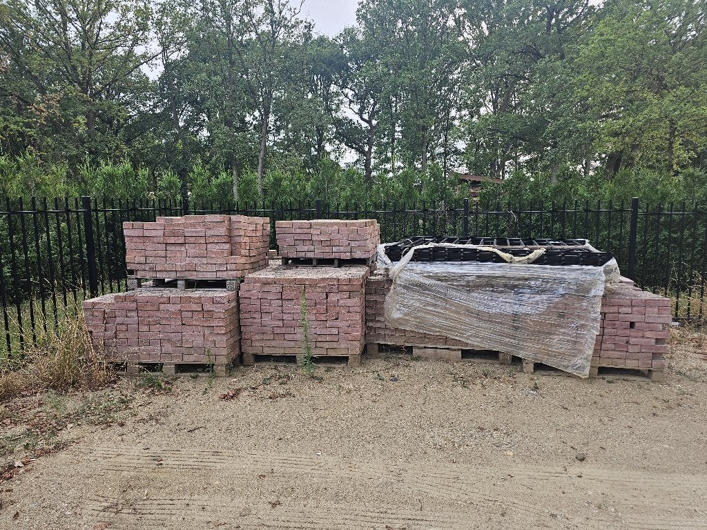Partij betonnen klinkers 160 m², Tuin en Terras, Tegels en Klinkers, Ophalen, Gebruikt, Klinkers, 10 m² of meer