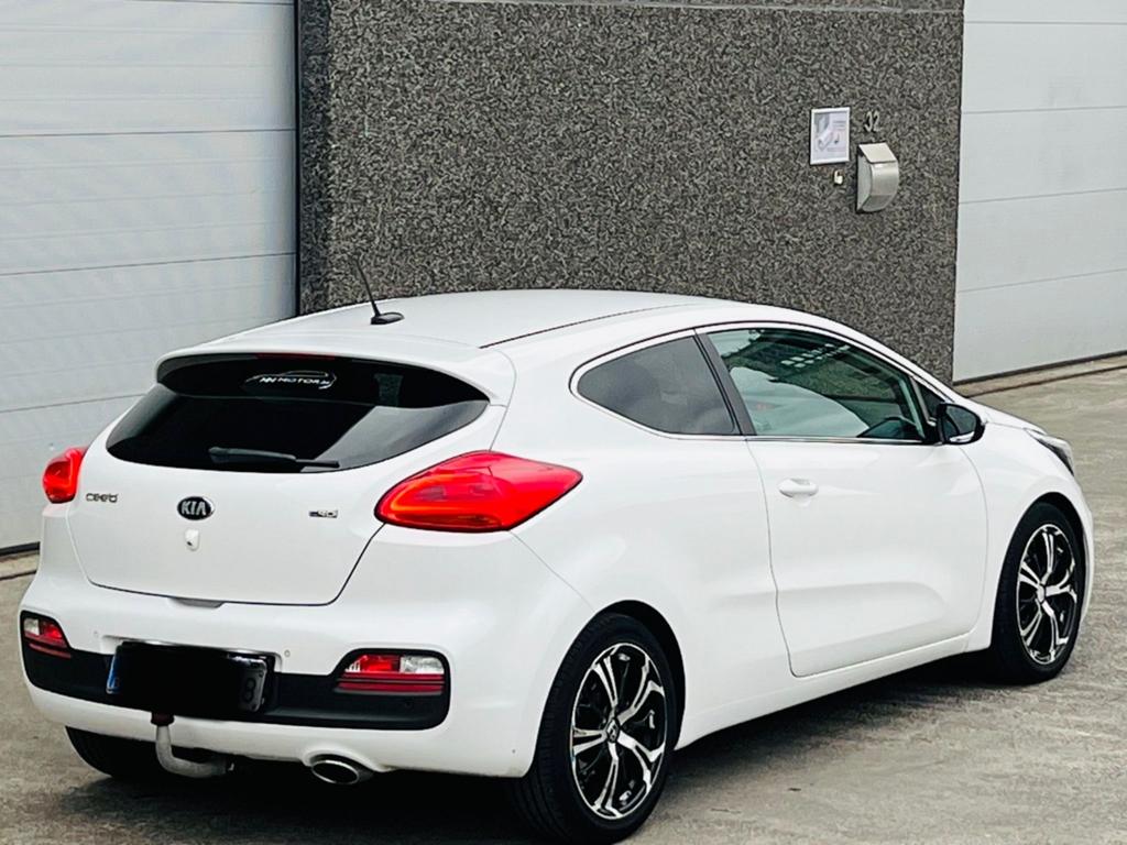 KİA CEED 1.6CRDİ CUİR GPS XÉNON LED 2014MODEL EURO5B, Auto's, Particulier, Te koop