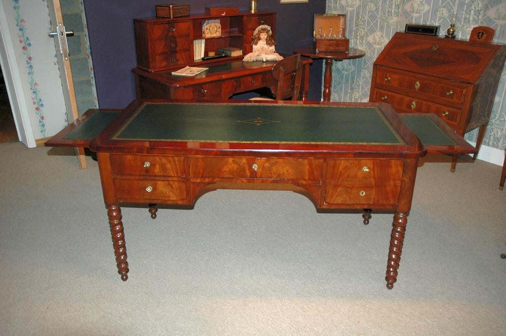 19e-eeuws Louis Philippe-bureau in Cubaans mahonie, Antiek en Kunst, Antiek | Kantoor en Zakelijk, Ophalen