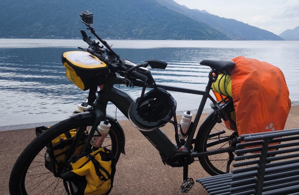 Koga Worldtraveler E-bike  met nog twee jaar Tracefy, Fietsen en Brommers, Ophalen, Zo goed als nieuw, 50 km per accu of meer