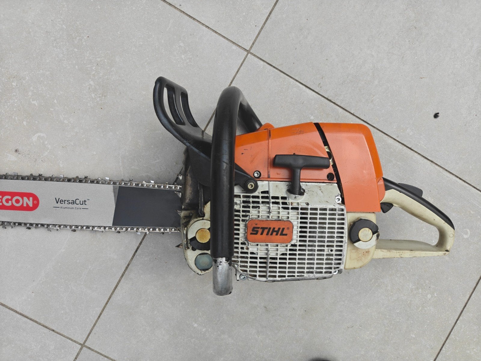Tronçonneuse Stihl MS440, Enlèvement