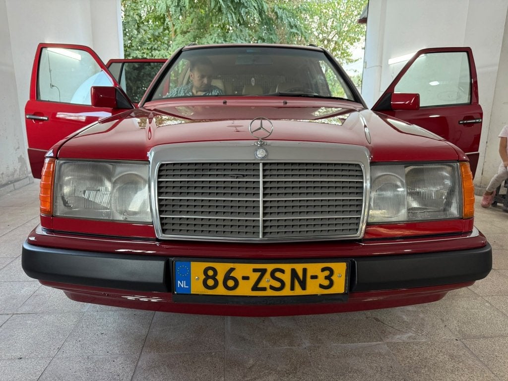 Mercedes Benz 300 TD, Auto's, Automaat, Achterwielaandrijving, Beige, Leder