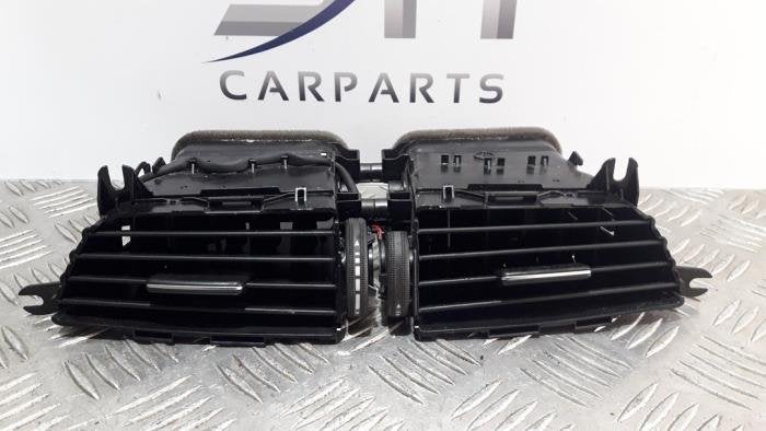 Grille aération tableau de bord d'un Mercedes C-Klasse, 3 mois de garantie, Utilisé, -, -