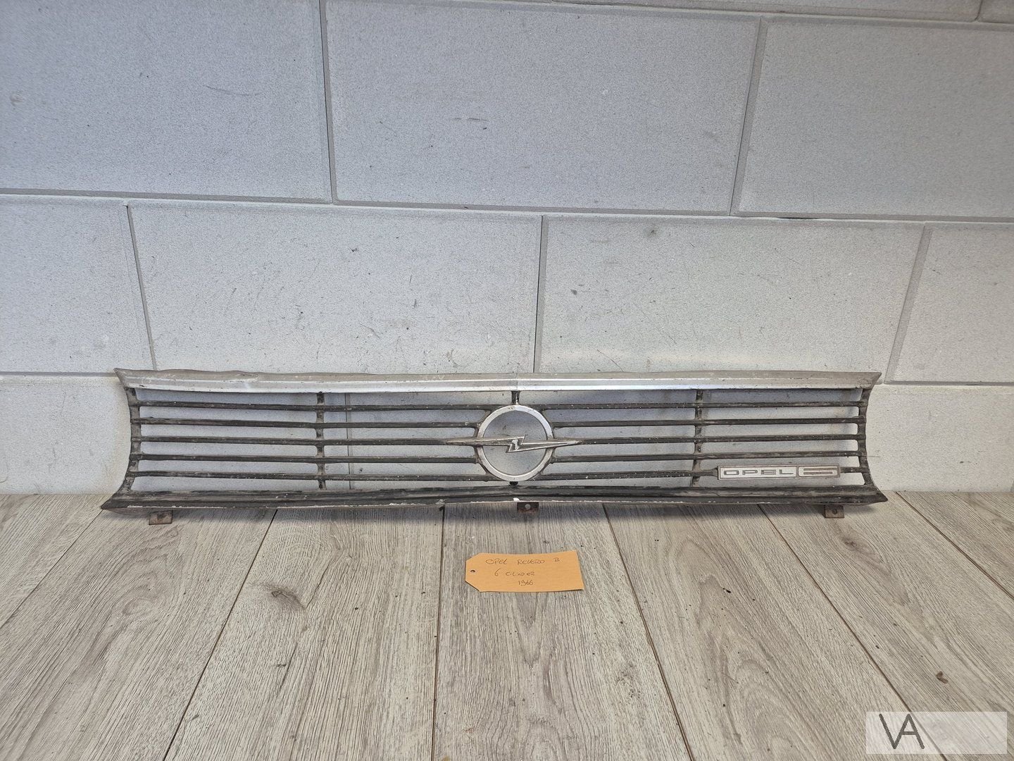 Opel Rekord B 1965 - 1967 grille origineel 6 cilinder logo, Auto-onderdelen, Gebruikt, -, -, Opel