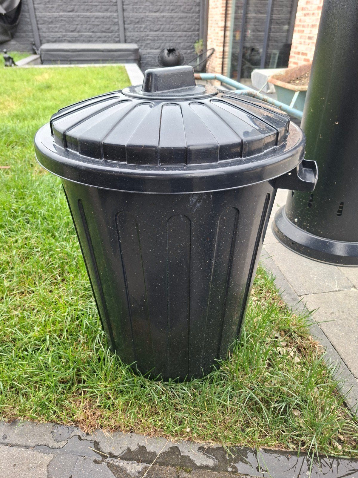 Nieuwe ton van 70liter, Huis en Inrichting, Woonaccessoires | Prullenbakken, Ophalen