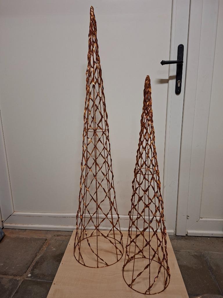 minimalistische kegels kerstbomen, Diversen, Ophalen, Nieuw