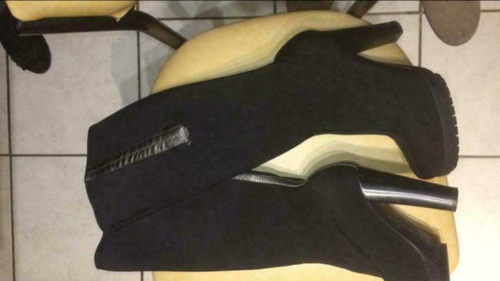 Bottes p38 dames neuves Cal Klein authentiques!, Neuf, Enlèvement ou Envoi, Bottes hautes, Noir