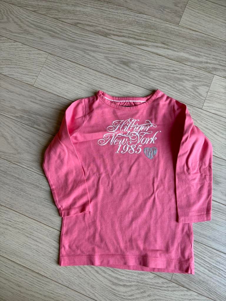 Roze T shirt Tommy Hilfiger, Kinderen en Baby's, Kinderkleding | Maat 98, Verzenden, Gebruikt