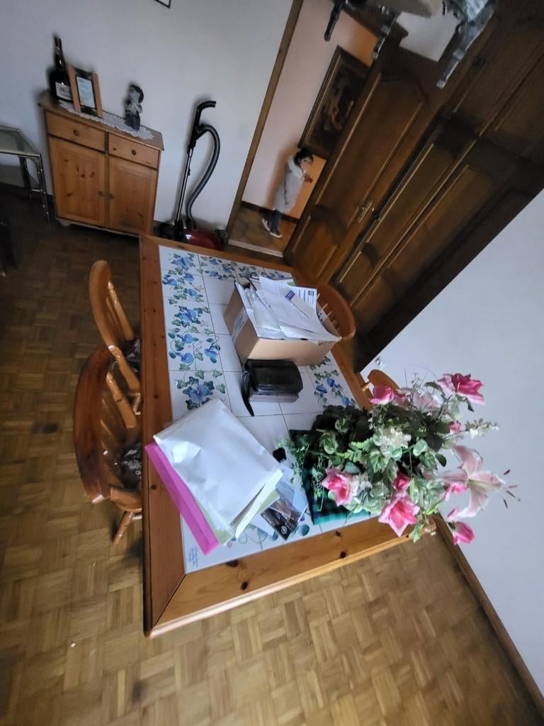 tafel met tegeltjes, Ophalen