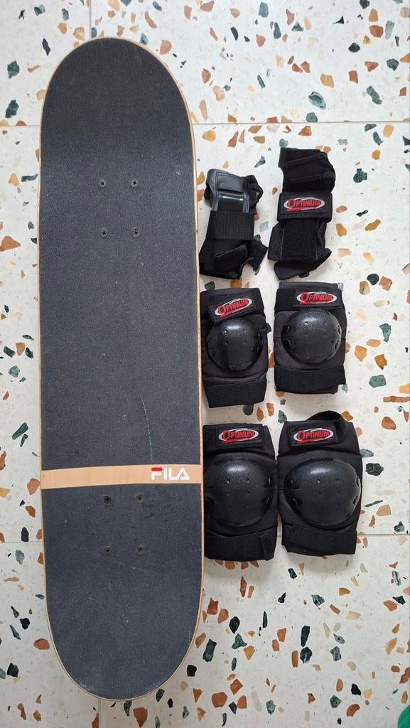 FILA skateboard met beschermers, Sports & Fitness, Skateboard, Skateboard, Enlèvement