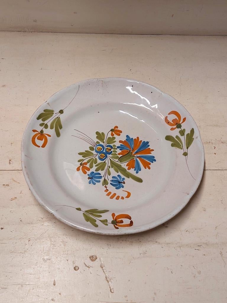 Ancienne assiette en faïence, Enlèvement ou Envoi