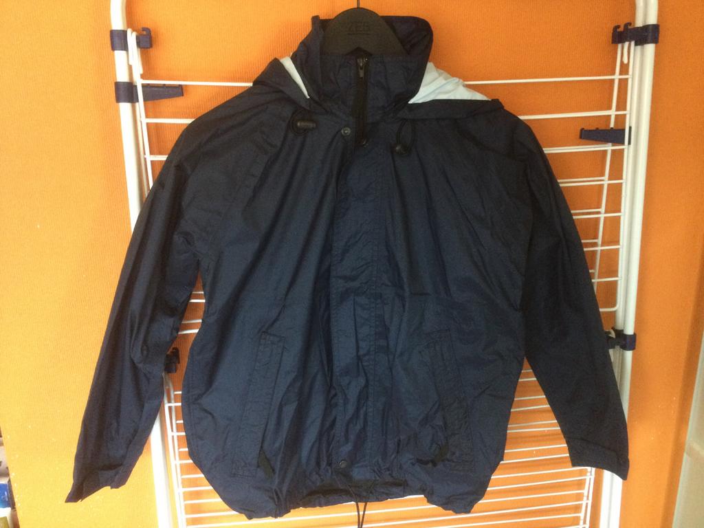 regenjas 10 jaar as adventure, Enlèvement, Imperméable