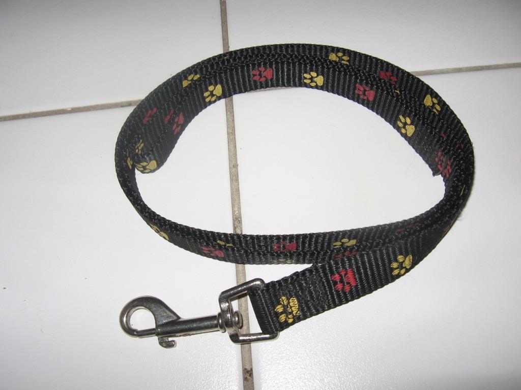Collier de 45 cm + laisse de 1m20 à motifs traces de petites, Enlèvement ou Envoi, Comme neuf, Laisse pour chien