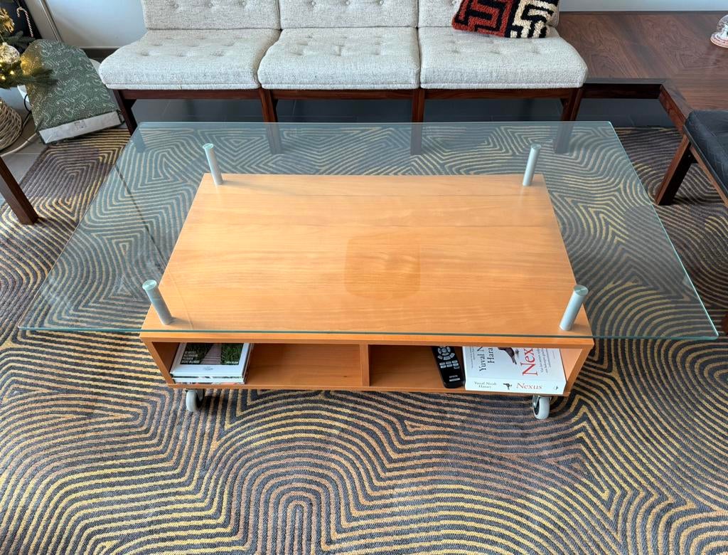 Houten salontafel op wielen met glazen blad, Ophalen, Gebruikt, 100 tot 150 cm, Glas