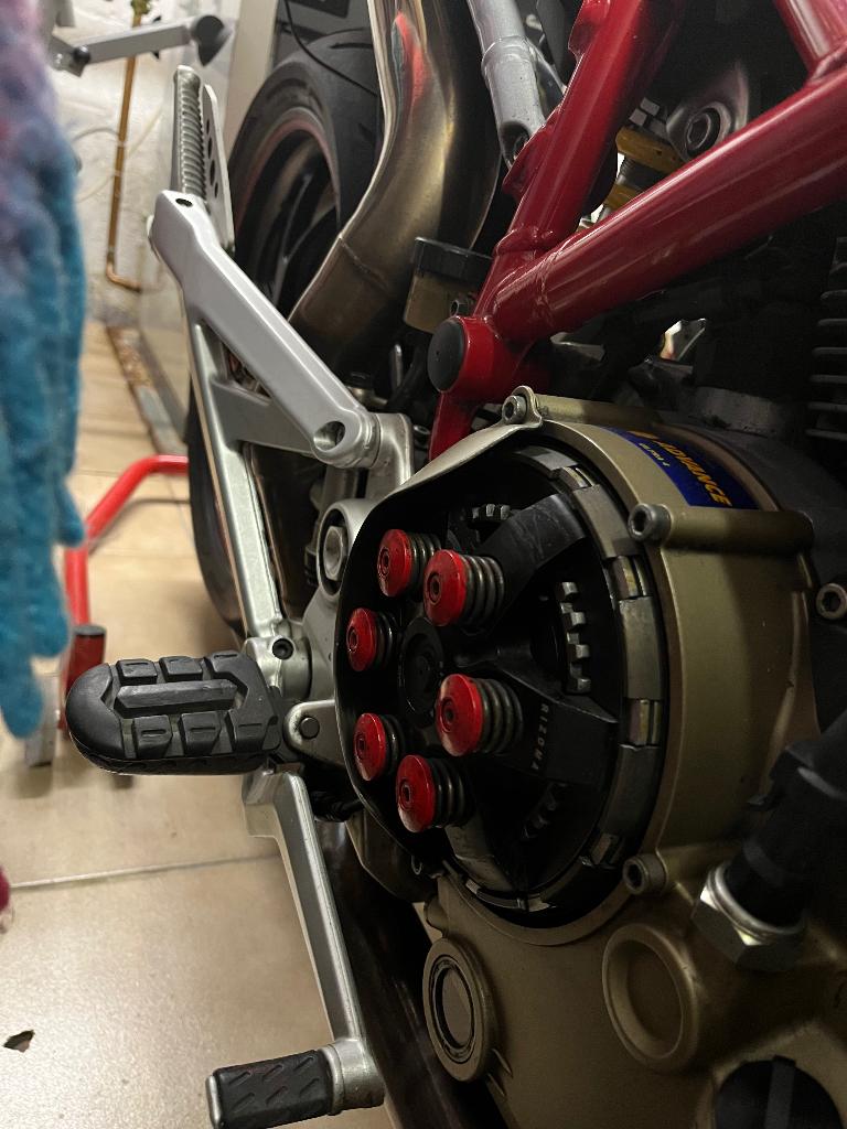 Moto, Plus de 35 kW, 2 cylindres, Particulier, 1079 cm³