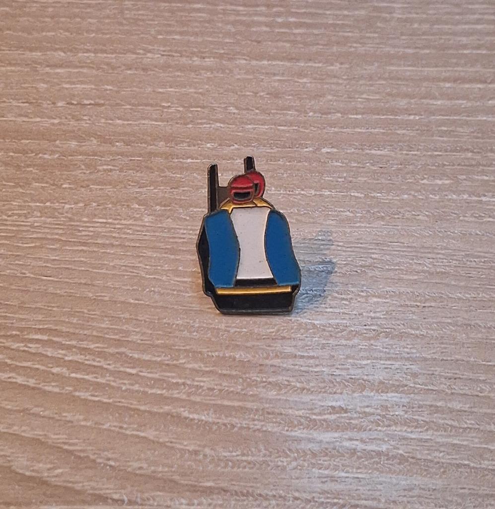PIN - BOBSLEE - BOBSLEIGH, Envoi, Utilisé, Sport, Insigne ou Pin's