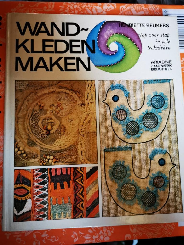 Fabrication de vêtements muraux, Henriette Beukens 1973, Enlèvement ou Envoi, Broderie ou Couture, Hennriette Beukeleer