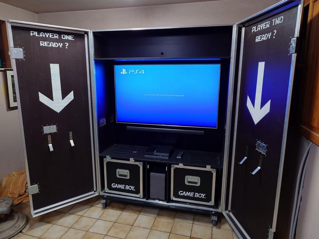 Flight case van Game Mania, Ophalen