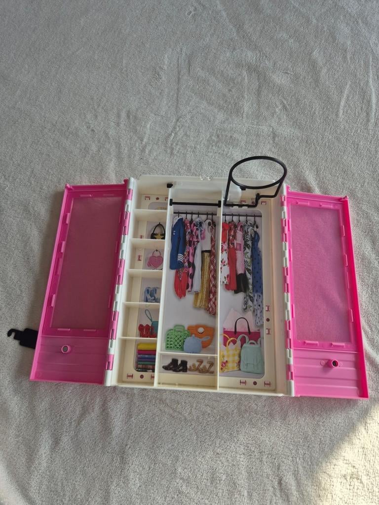 Armoire Barbie