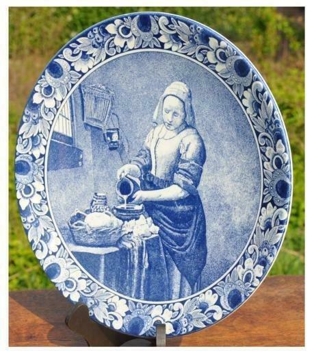 plat mural delft  2  "la laitière  ", Antiquités & Art