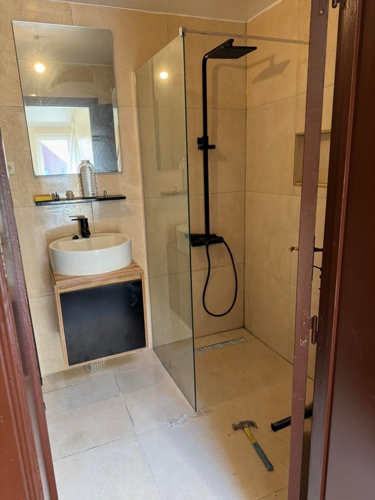 Ouvrier polyvalent rénovation général plu grenier 0467620459, Offres d'emploi