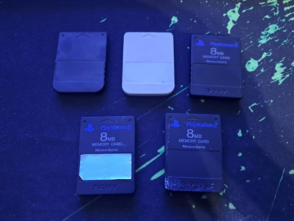 Memory card Ps 1 en Ps 2, Games en Spelcomputers, Ophalen of Verzenden, Gebruikt