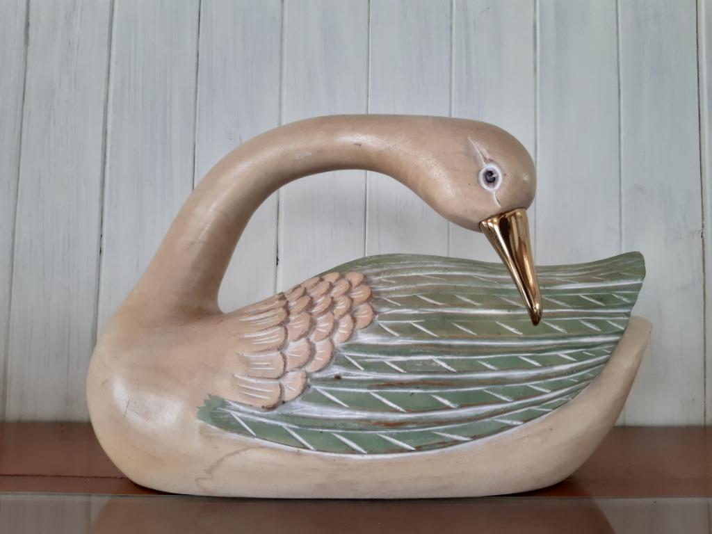 Mooie houten gans (  onderaan  getekend), Ophalen