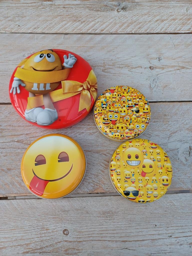 3 smileys en 1 m&m blik, Huis en Inrichting, Ophalen of Verzenden, Zo goed als nieuw