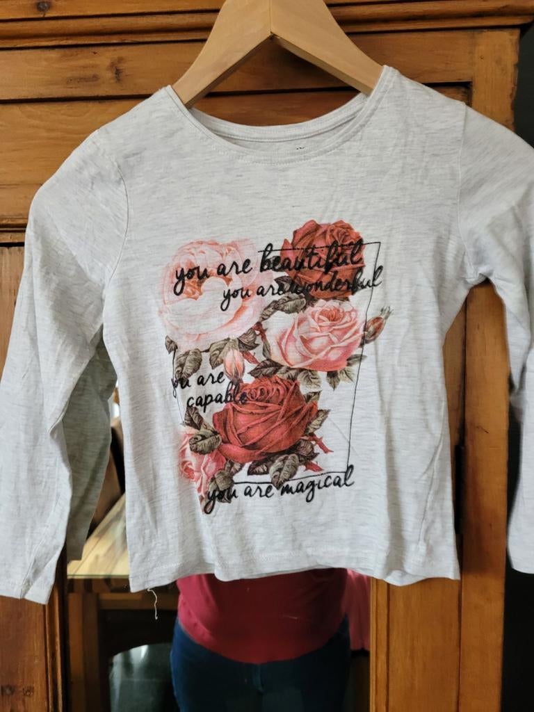 Longsleeve bloemenprint mt 128, Kinderen en Baby's, Ophalen of Verzenden, Zo goed als nieuw