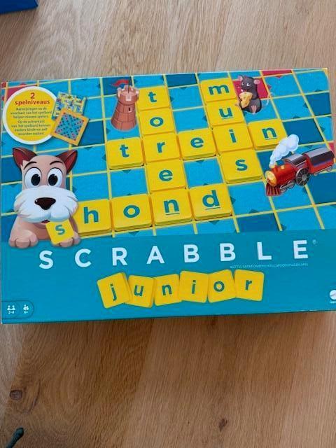 Scrabble junior    NIEUW, Ophalen of Verzenden, Minder dan 500 stukjes, Nieuw, Overige typen