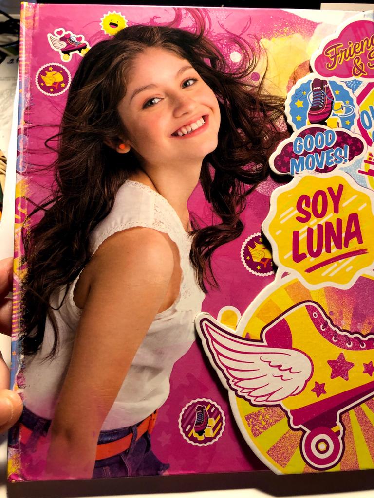 Violetta Disney Chante avec Violetta + carnet de note/dessin, Cd's en Dvd's, Zo goed als nieuw