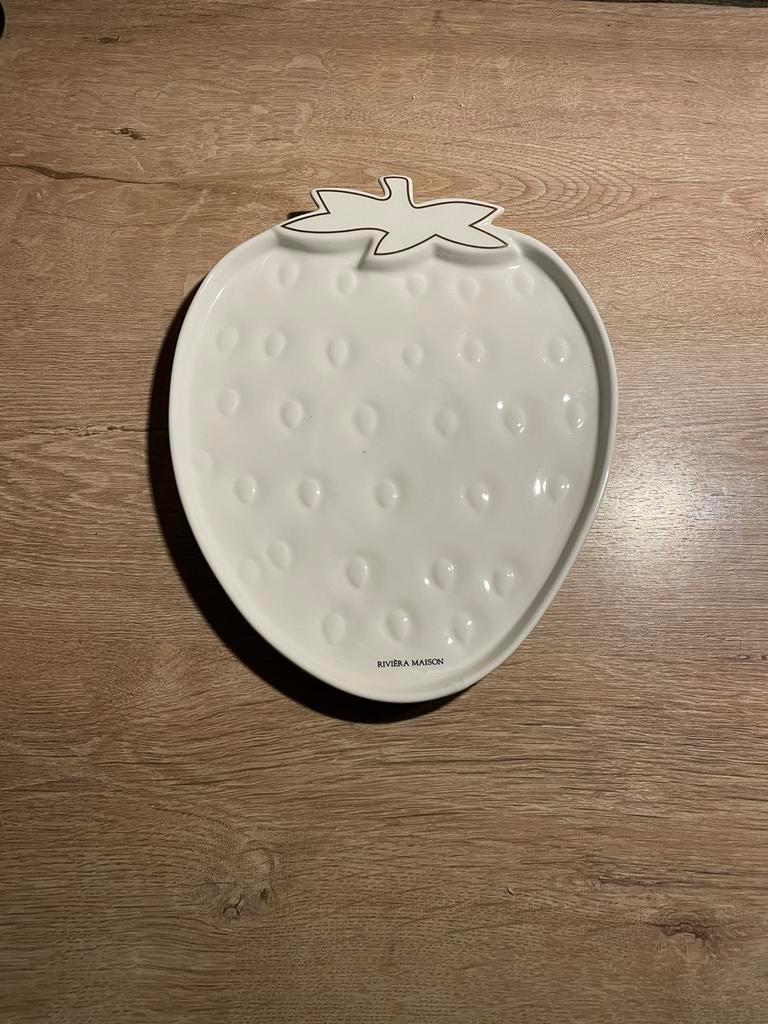 Dienblad gesigneerd Riviera Maison NEUF - vorm aardbei, Huis en Inrichting, Nieuw, Porselein, Effen, Overige typen