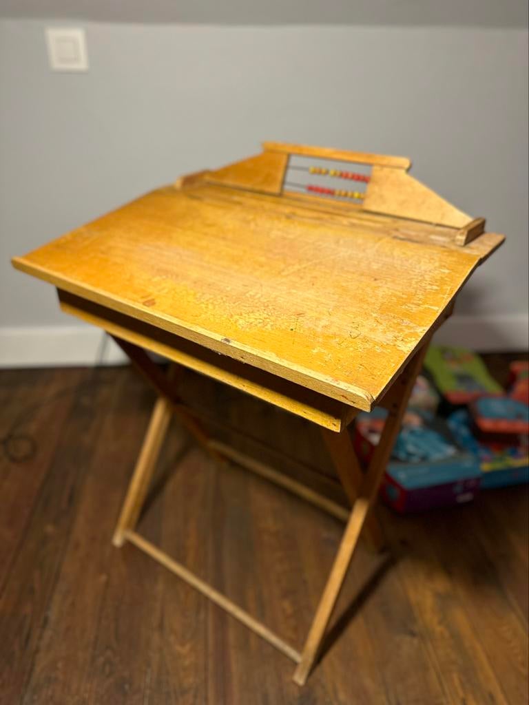 Unieke houten retro lessenaar opklapbaar en met telraam, Kinderen en Baby's, Kinderkamer | Tafels en Stoelen, Gebruikt, Ophalen