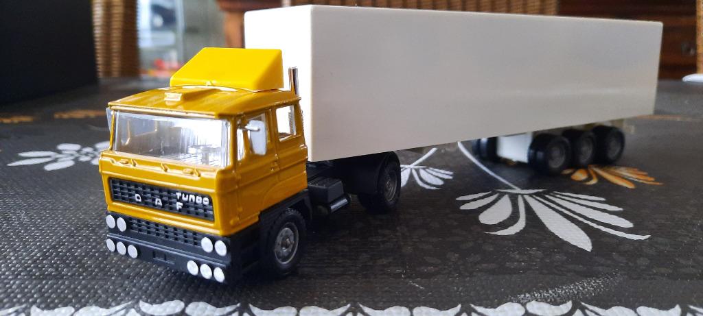 Solido DAF 2800 Turbo + Trailer 3 asser 1:60, Ophalen of Verzenden, Zo goed als nieuw, Bus of Vrachtwagen