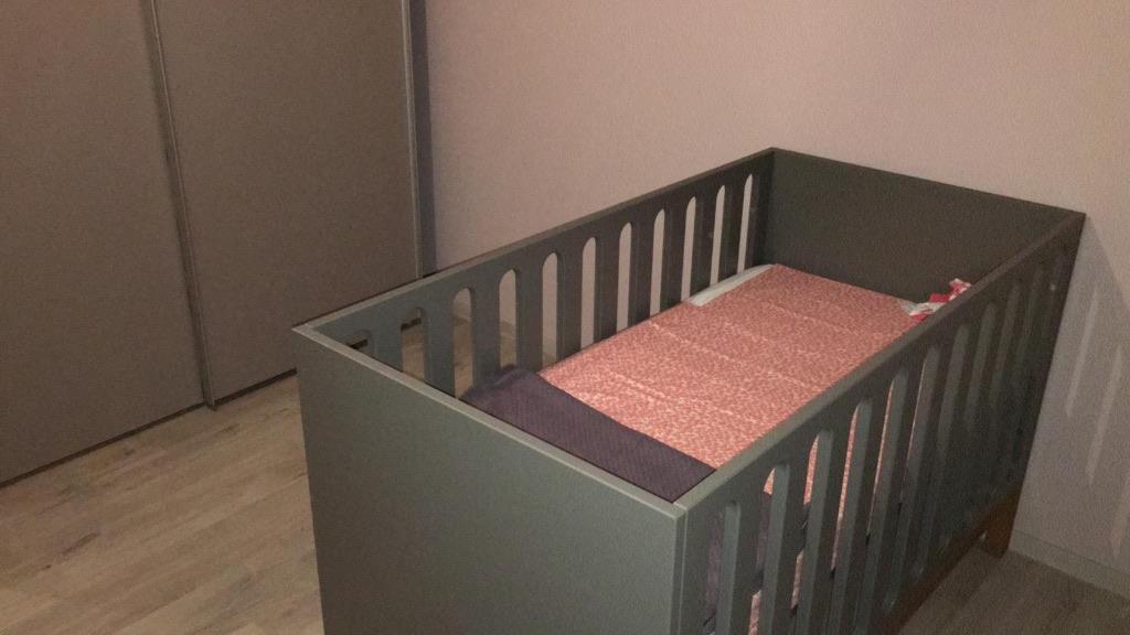 Baby- peuter bed van Quax, Ophalen, Zo goed als nieuw, 140 tot 160 cm, 85 tot 100 cm