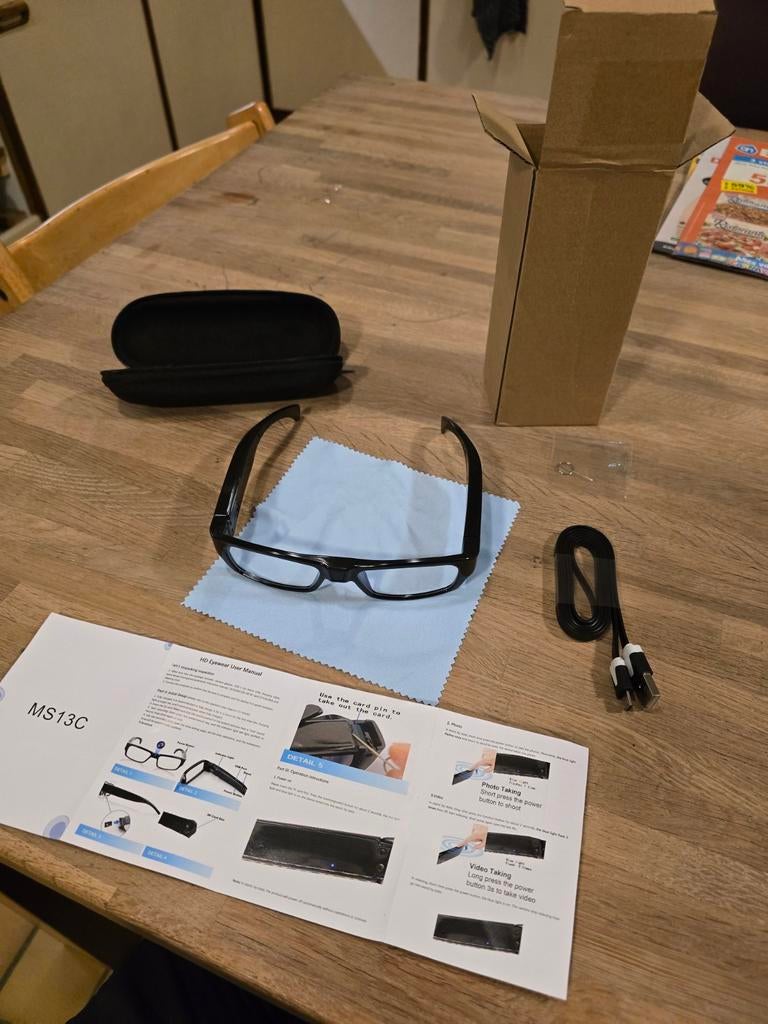 Spy camera bril nieuw in doos ( defect ) € 25, Bijoux, Sacs & Beauté, Lunettes de Soleil & Lunettes | Hommes, Lunettes, Bleu, Enlèvement