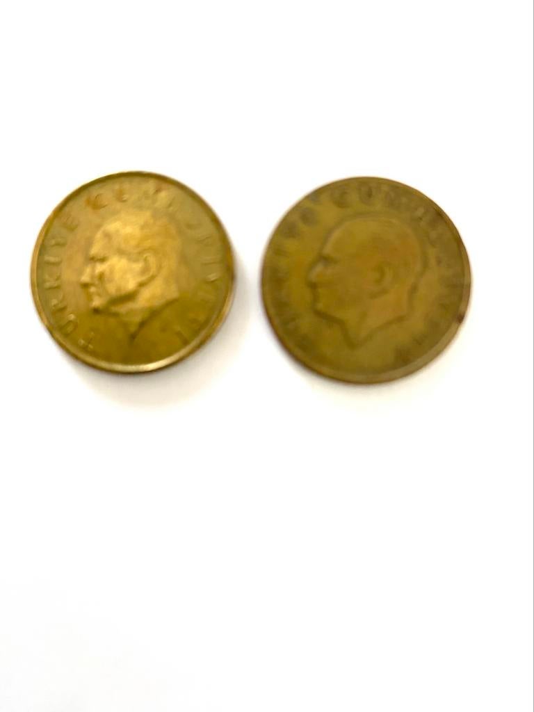 2 munten van 100 Turkse lira uit 1989 en 1990, Postzegels en Munten, Ophalen of Verzenden