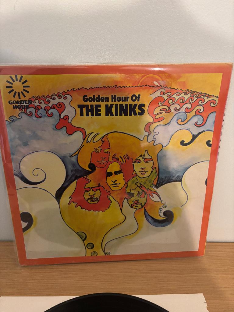 LP - the kinks - golden hour of the kinks, Ophalen of Verzenden, Gebruikt, 12 inch, Poprock