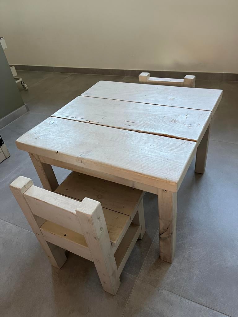 Kindertafel + 2 stoeltjes, Kinderen en Baby's, Kinderkamer | Tafels en Stoelen, Ophalen, Gebruikt, Tafel(s) en Stoel(en)