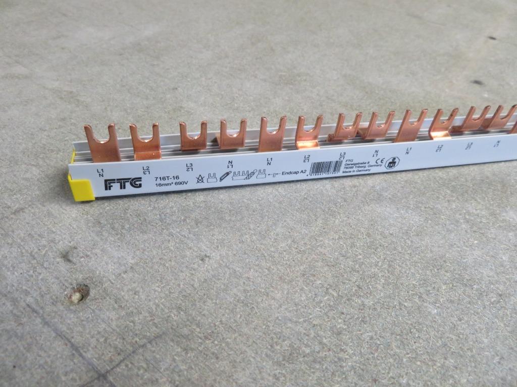 Kamgeleider 4P > L1, L2, L3, N 16 mm², 56 mod, L=1000mm, Doe-het-zelf en Bouw, Elektriciteit en Kabels, Ophalen of Verzenden, Nieuw